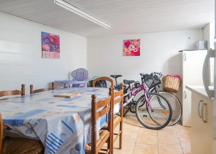 Maison Mitoyenne Coeur De A Deux Pas Du Port De Peche Et De La - 6 Personnes